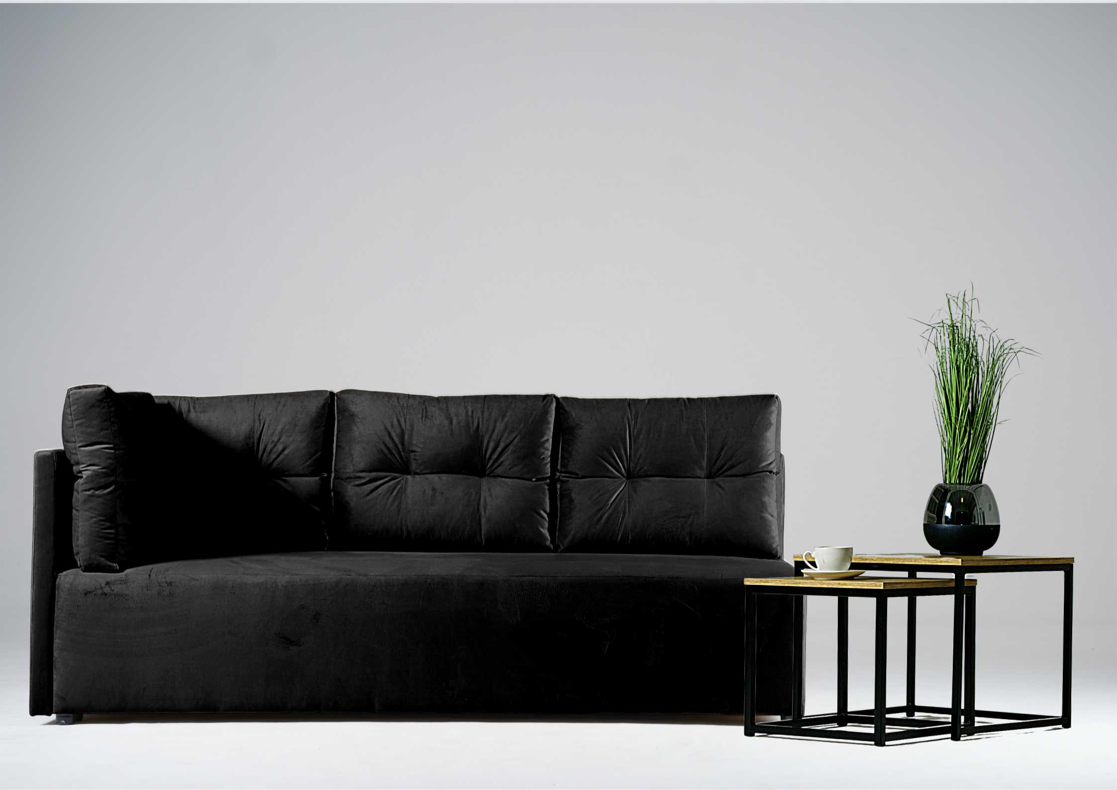 Czarna sofa do salonu Mobo